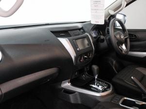 Nissan Navara 2.5DDTi double cab SE Plus auto - Image 10