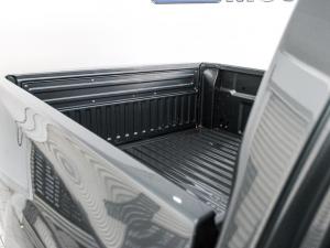 Nissan Navara 2.5DDTi double cab SE Plus auto - Image 15