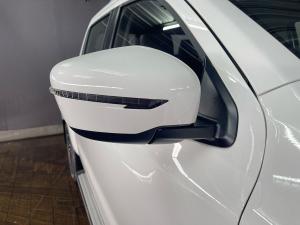 Nissan Navara 2.5DDTi double cab LE Plus - Image 11