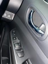 Nissan Navara 2.5DDTi double cab LE Plus - Image 37
