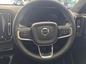 Volvo XC40 B4 Essential - Image 7