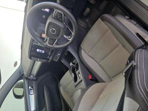 Volvo XC40 B4 Essential - Image 9