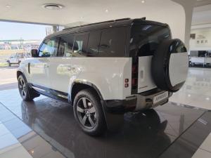 Land Rover Defender 110 D250 X-Dynamic SE - Image 4