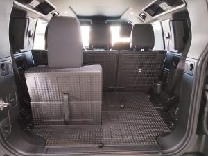Land Rover Defender 110 D250 X-Dynamic SE - Image 8