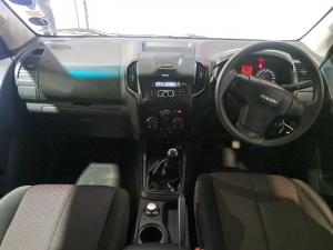 Isuzu D-Max 250 double cab 4x4 Hi-Ride - Image 9