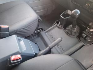 Toyota Land Cruiser 76 4.5D-4D V8 station wagon LX - Image 10