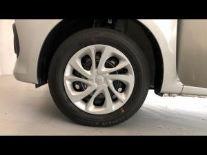 Toyota Vitz 1.0 - Image 21