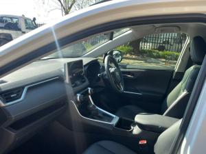Toyota RAV4 2.0 VX - Image 7