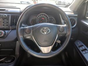 Toyota RAV4 2.0 GX - Image 8