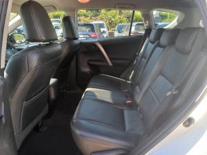 Toyota RAV4 2.0 GX - Image 15