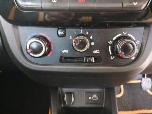 Renault Kwid 1.0 Climber 5-Door AMT - Image 18