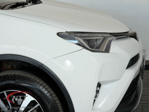 Toyota RAV4 2.0 GX automatic - Image 11