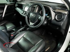 Toyota RAV4 2.0 GX automatic - Image 17