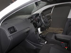Volkswagen Polo Vivo 1.6 Highline - Image 18
