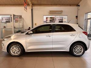 Kia RIO 1.4 LX automatic 5-Door - Image 3
