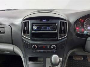 Hyundai H-1 2.5VGTi panel van - Image 10