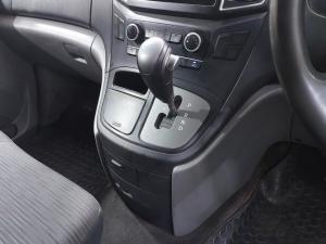 Hyundai H-1 2.5VGTi panel van - Image 11