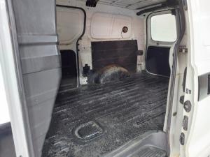Hyundai H-1 2.5VGTi panel van - Image 5