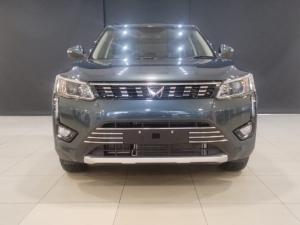 Mahindra XUV300 1.2T W8 - Image 4