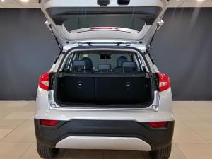 Mahindra XUV300 1.2T W8 - Image 4