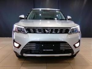 Mahindra XUV300 1.2T W8 - Image 4