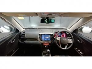 Mahindra XUV300 1.2T W8 - Image 7