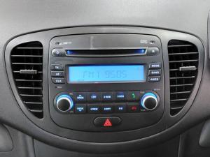 Hyundai i10 1.1 Motion auto - Image 10