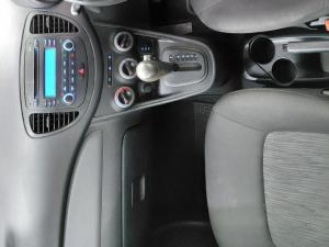 Hyundai i10 1.1 Motion auto - Image 9