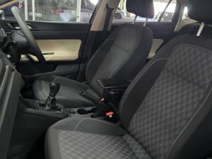 Volkswagen Polo sedan 1.6 manual - Image 12