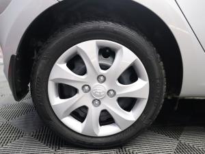 Hyundai i10 1.1 Motion - Image 7