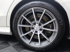 Mercedes-Benz C-Class C63 - Image 7