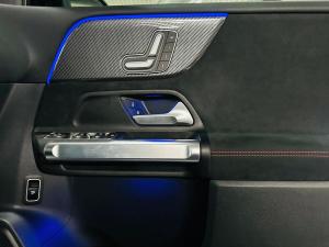 Mercedes-Benz GLB GLB35 4Matic - Image 11