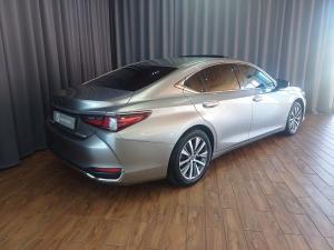 Lexus ES 250 EX - Image 3