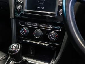 Volkswagen Golf 1.4TSI Highline - Image 11