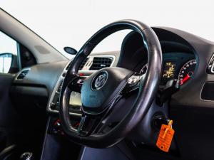 Volkswagen Polo Vivo hatch 1.6 Maxx - Image 8