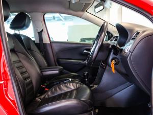 Volkswagen Polo Vivo hatch 1.6 Maxx - Image 9