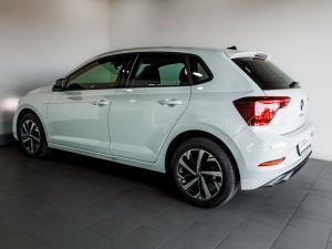 Volkswagen Polo hatch 1.0TSI Life auto - Image 5