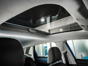 Volkswagen Polo hatch 1.0TSI Life auto - Image 9