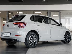 Volkswagen Polo hatch 1.0TSI Life auto - Image 2
