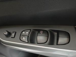 Nissan Navara 2.5DDTi double cab LE Plus - Image 16