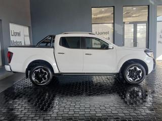 Nissan Navara 2.5DDTi double cab LE Plus