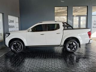 Nissan Navara 2.5DDTi double cab LE Plus