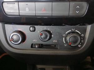 Renault Kwid 1.0 Climber - Image 17
