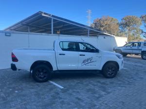 Toyota Hilux 2.8GD-6 48V double cab 4x4 Raider - Image 3