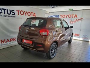 Toyota Vitz 1.0 XR manual - Image 2