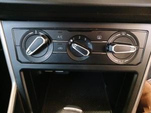 Volkswagen Polo 1.0 TSI Comfortline DSG - Image 18