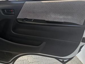 Toyota Quantum Hiace 2.5 D-4D 14 Seat - Image 20