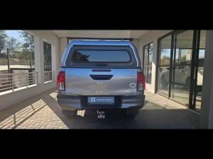 Toyota Hilux 2.4 GD-6 SRX 4X4 automaticD/C - Image 5