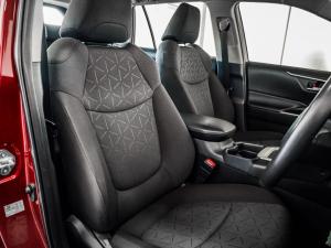 Toyota RAV4 2.0 GX auto - Image 14