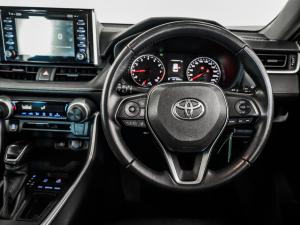 Toyota RAV4 2.0 GX auto - Image 17
